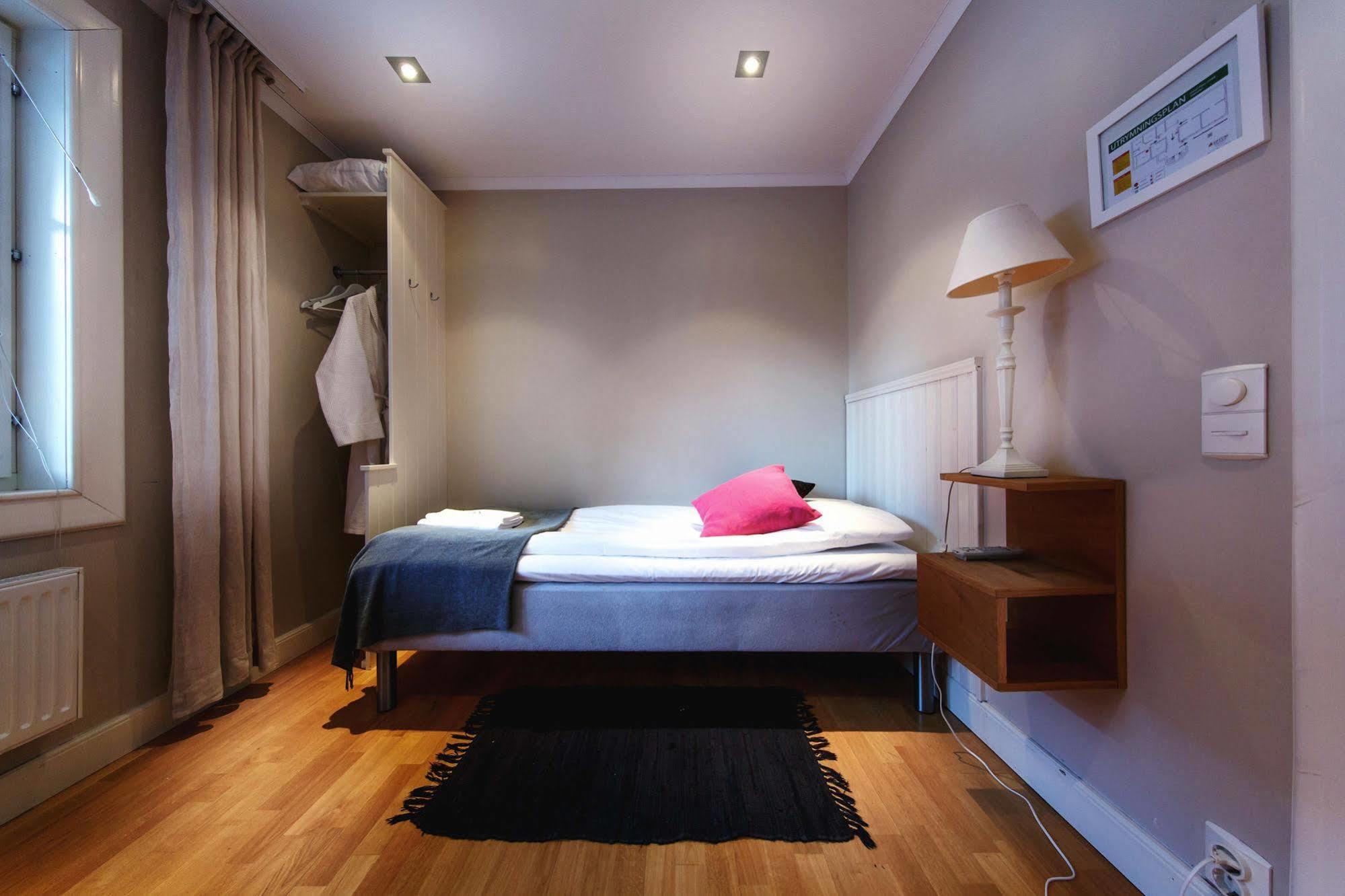 Hotell Pilen อูเมโอ ภายนอก รูปภาพ