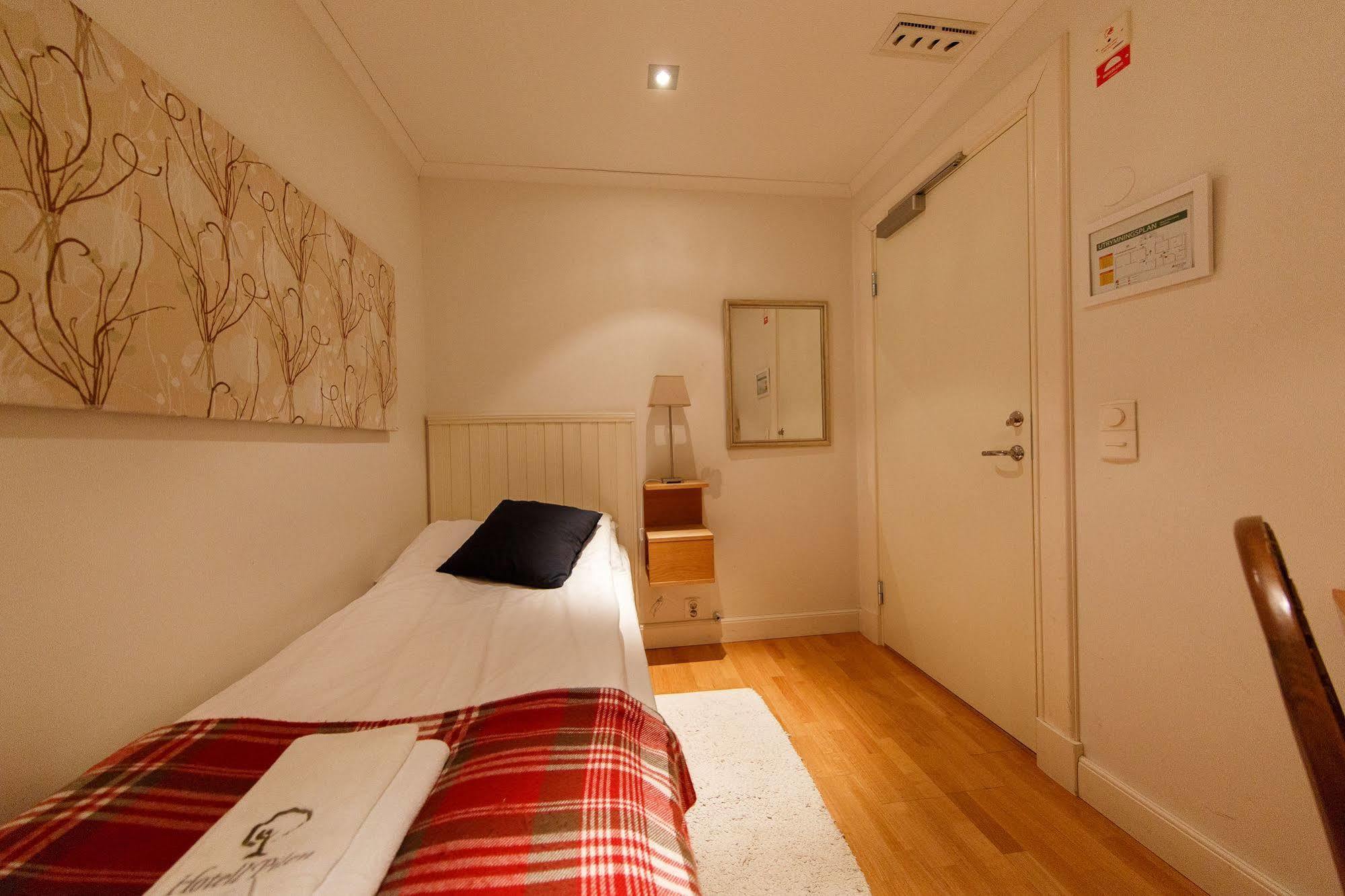 Hotell Pilen อูเมโอ ภายนอก รูปภาพ