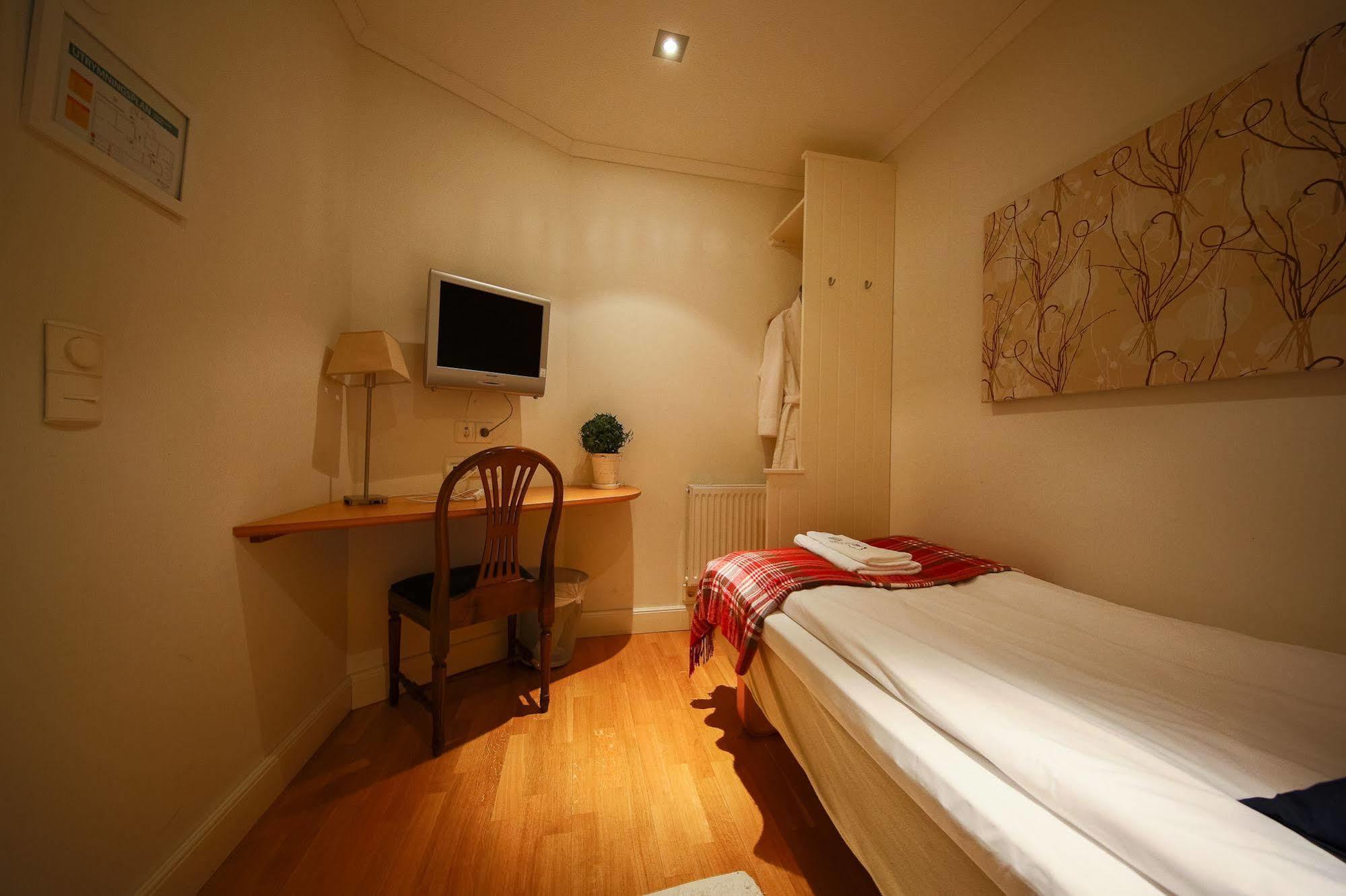 Hotell Pilen อูเมโอ ภายนอก รูปภาพ